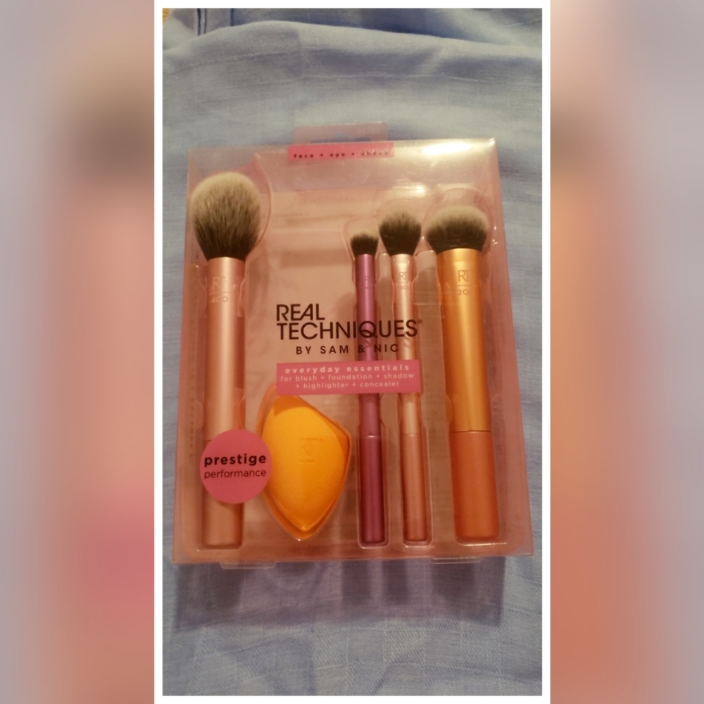 Real Techniques Everyday Essentials Set